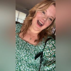 Meet your Posher, Lauren